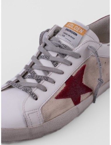 zapatillas Super Star Golden Goose beige y blanco detalle de suela