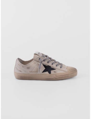 zapatillas V Star Golden Goose blanco roto y negro vista lateral exterior