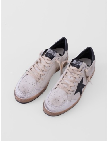 zapatillas Ball Star Golden Goose blanco y negro vista frontal