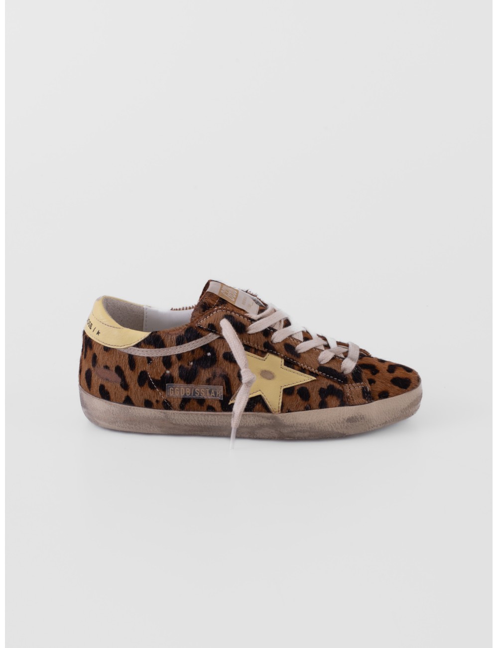 zapatillas Super Star Golden Goose leopardo y amarillo pálido vista lateral exterior