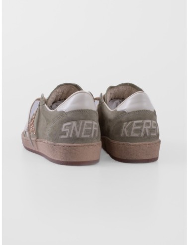zapatillas Ball Star Golden Goose verde salvia y dorado vista posterior