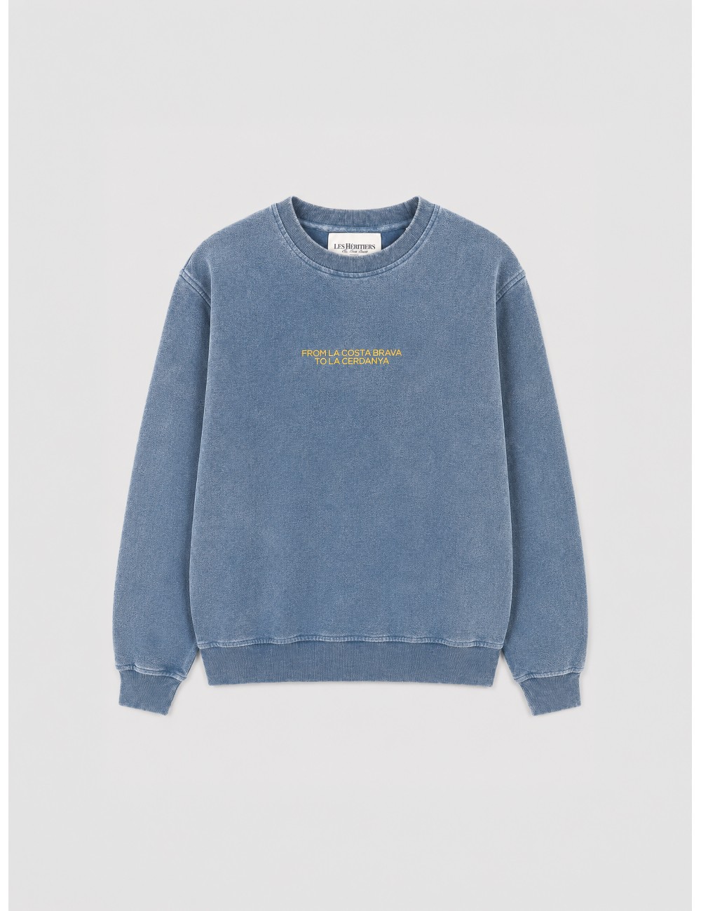 sudadera ROOTS CREWNECK de Les Héritiers, color navy blue con bordado frontal rafia y acabado pigment dye de aspecto envejecido