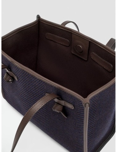 Bolso Marcella de Gianni Chiarini en azul marino detalle del diseño