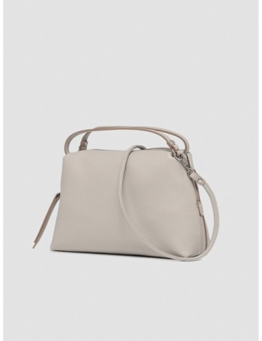 Bolso Alifa de Gianni Chiarini en beige claro vista en tres cuartos