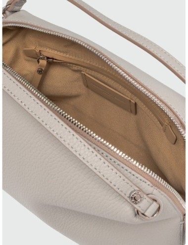 Bolso Alifa de Gianni Chiarini en beige claro detalle del diseño