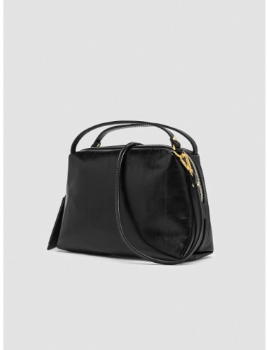 Bolso Alifa de Gianni Chiarini en negro vista en tres cuartos
