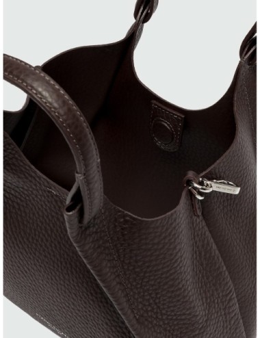Bolso Dua de Gianni Chiarini en marrón espresso detalle del diseño