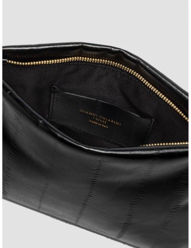 Bolso Fanny de Gianni Chiarini en negro detalle del diseño