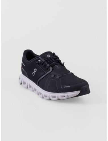 Zapatillas ON RUNNING Cloud 6 en negro y blanco