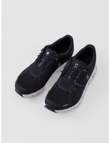 Zapatillas ON RUNNING Cloud 6 en negro y blanco