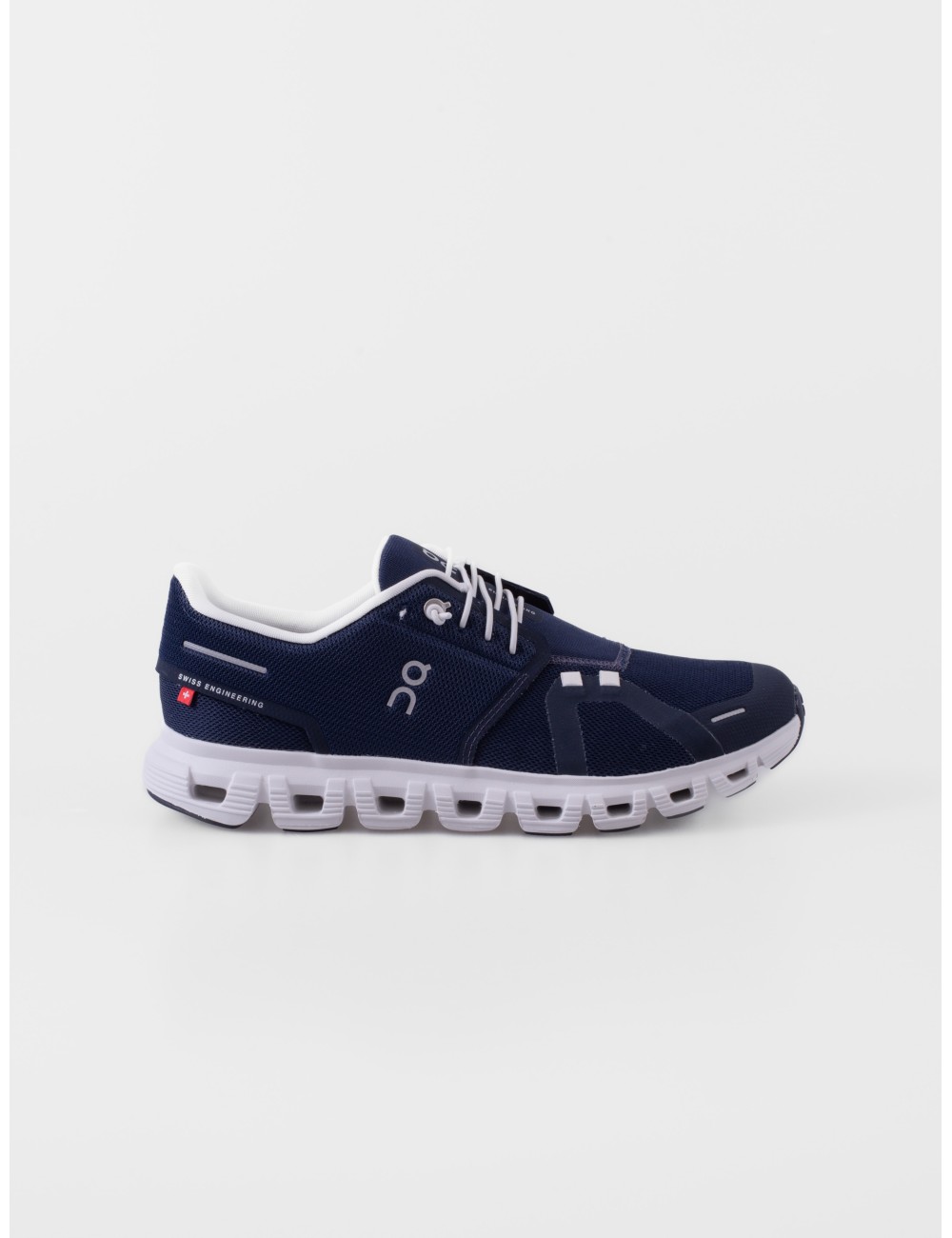 Zapatillas ON RUNNING Cloud 6 en azul marino y blanco
