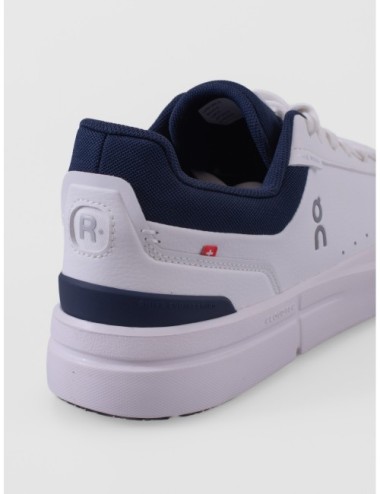 Zapatillas ON RUNNING THE ROGER Advantage en blanco y azul marino