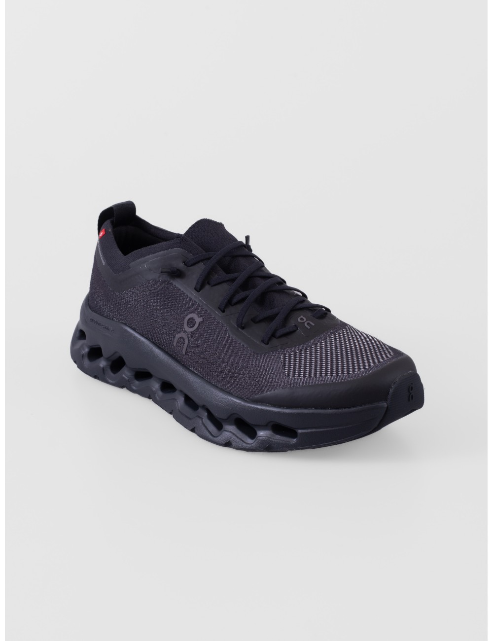 Zapatillas ON RUNNING Cloudtilt Moon en negro
