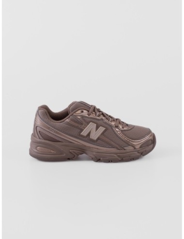 Zapatillas 740 New Balance en color marrón