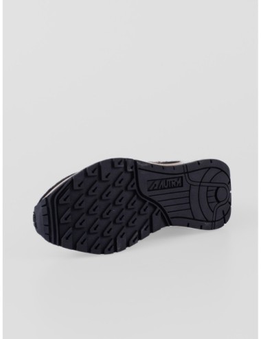 Sneakers Reelwind Low de Autry en negro y leopardo