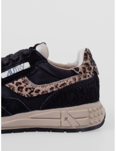 Sneakers Reelwind Low de Autry en negro y leopardo