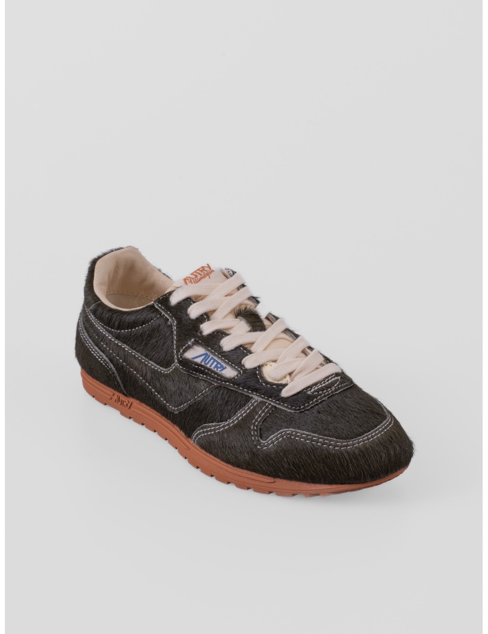 Sneakers Autry Windspin Low en tono militar