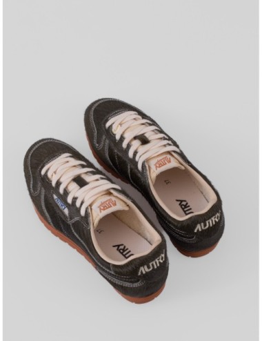 Sneakers Autry Windspin Low en tono militar