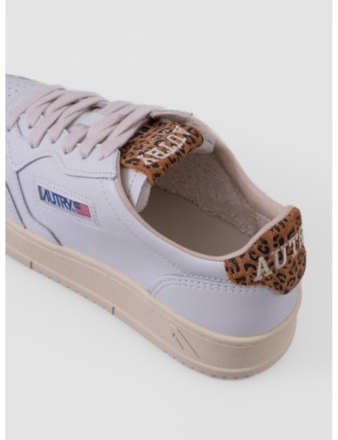 Sneakers Autry Medalist Low en blanco y estampado leopardo