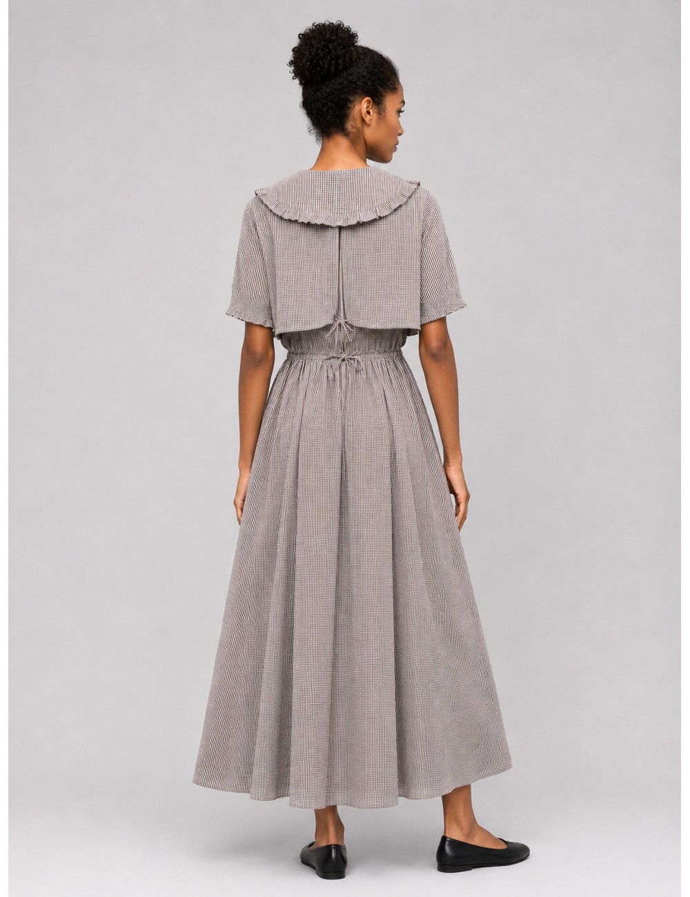 Vestido Cut Out de GANNI en marrón y crudo