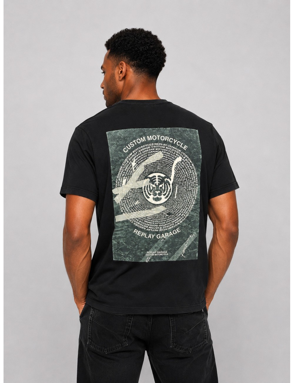 Camiseta Garage Custom de Replay en negro