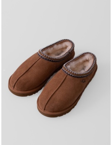 Zuecos Tasman II UGG en color castaño