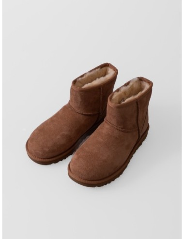 Botas Classic Mini II UGG en color castaño