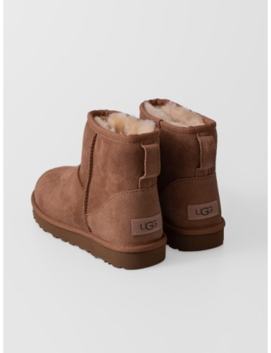 Botas Classic Mini II UGG en color castaño