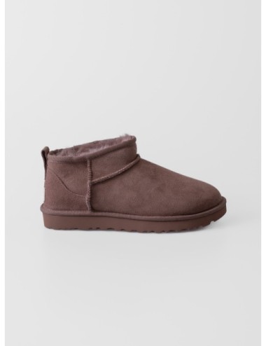 Botín Classic Ultra Mini de UGG en color Caribou