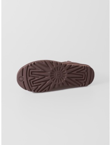 Botín Classic Ultra Mini de UGG en color Caribou
