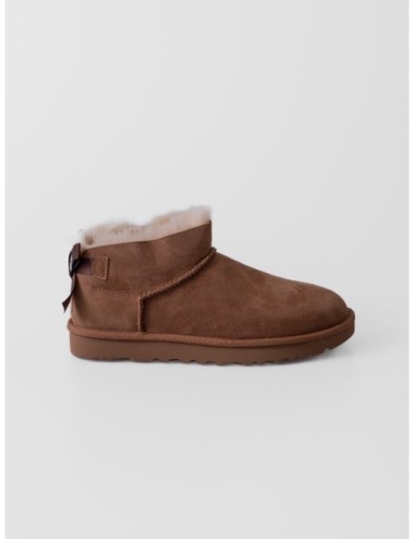 Botín Ultra Mini Bailey Bow de UGG en color Chestnut