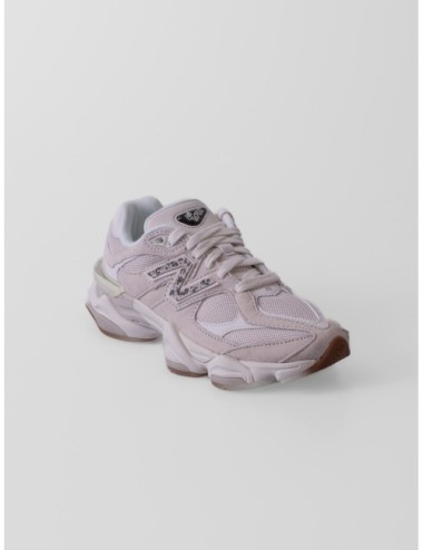 Sneakers 9060 New Balance en blanco roto y beige claro