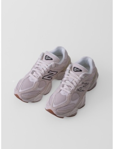 Sneakers 9060 New Balance en blanco roto y beige claro