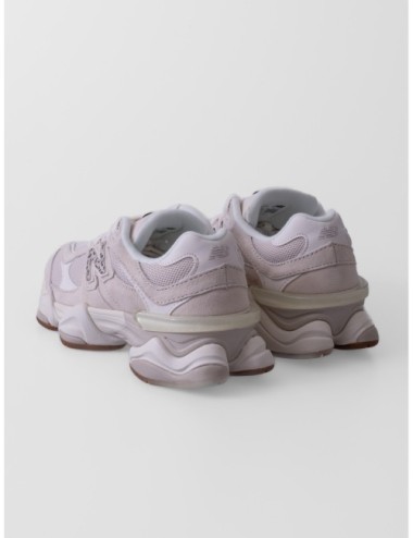 Sneakers 9060 New Balance en blanco roto y beige claro