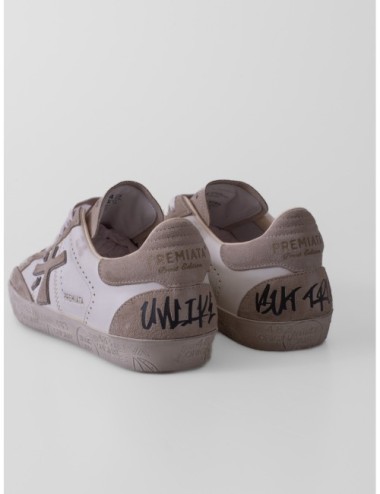 Sneakers Steven 8480 de Premiata en beige claro y blanco