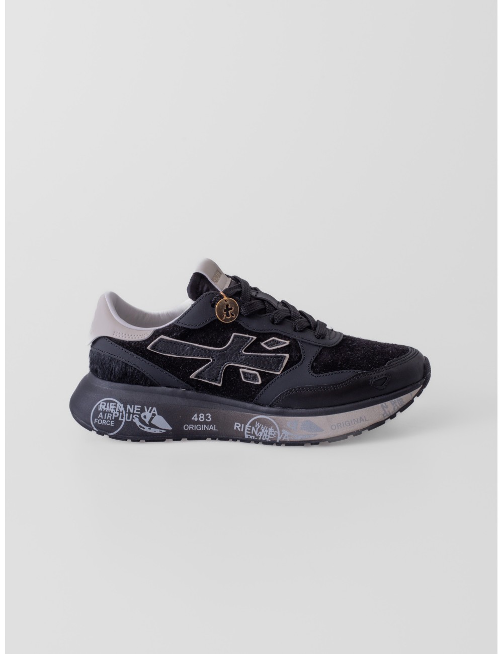 Sneakers Lauryn 7803 de Premiata en negro y crema