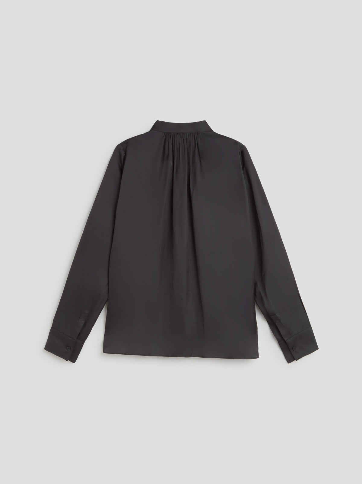 BLUSA CON CUELLO EN V