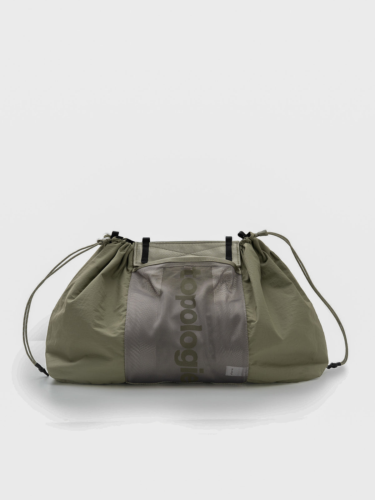 Bolso Topologie Summit Tote Wide Medium en Black / Tech Sateen