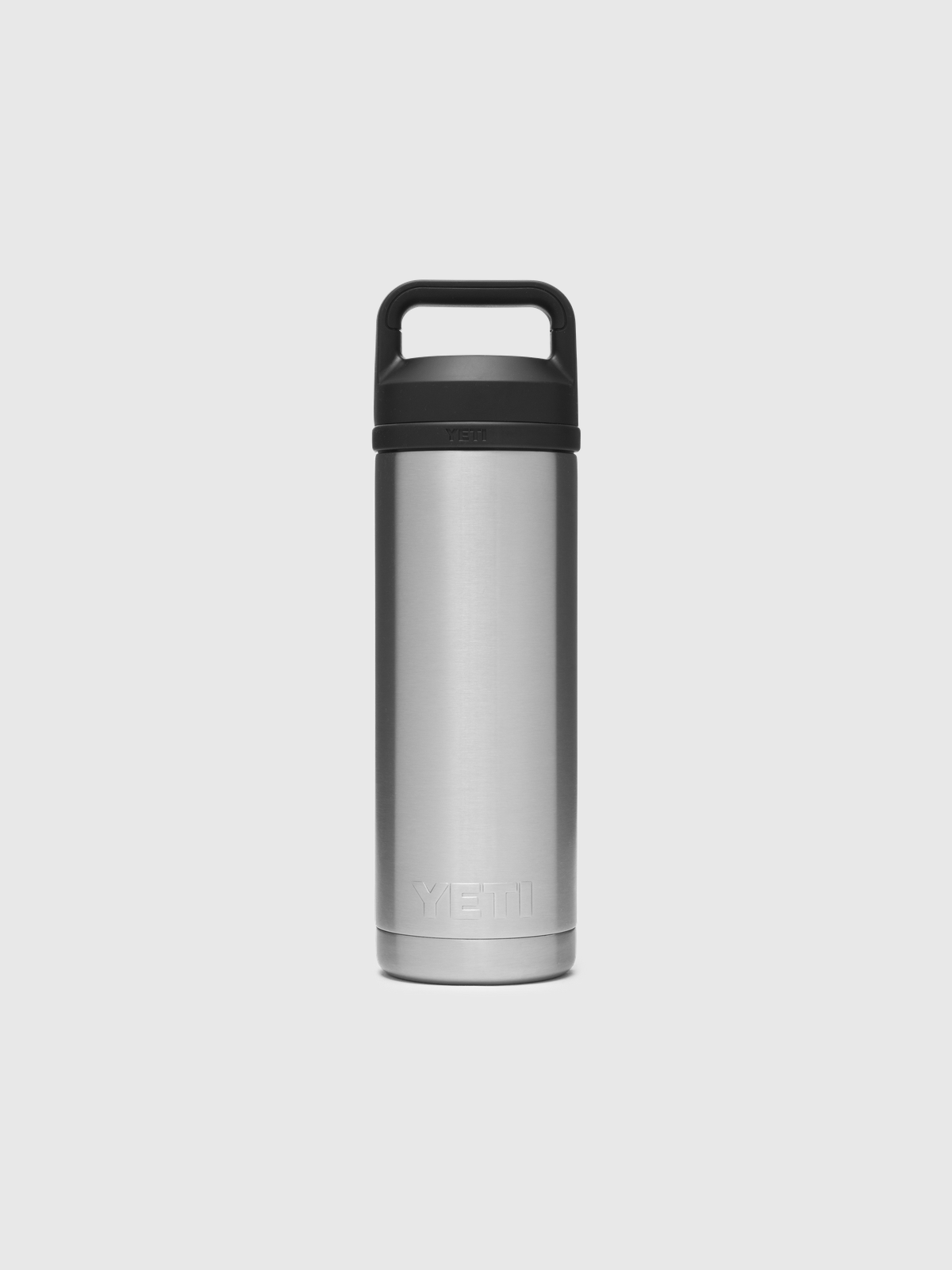 Botella YETI Rambler Chug 18 oz Stainless Steel en color plata, de acero inoxidable y con tapa hermética