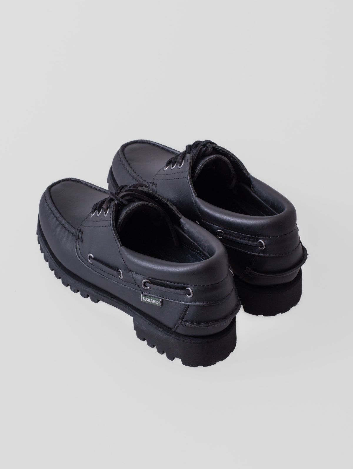 SEBAGO ACADIA WAXY, TOTAL BLACK, hombre: mocasín náutico