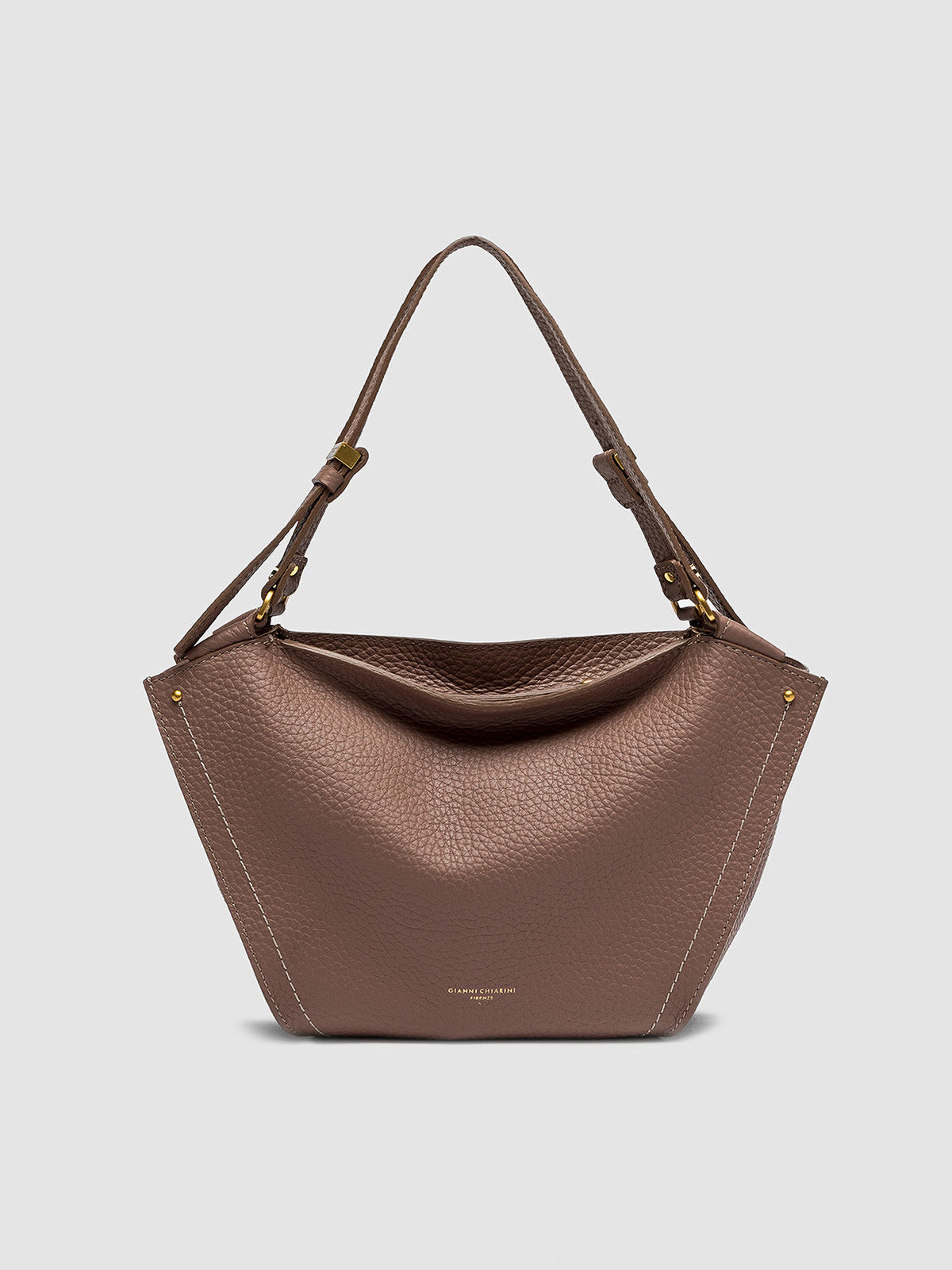 Bolso tote Bloom de Gianni Chiarini en color Espresso de piel granulada con pespuntes en contraste