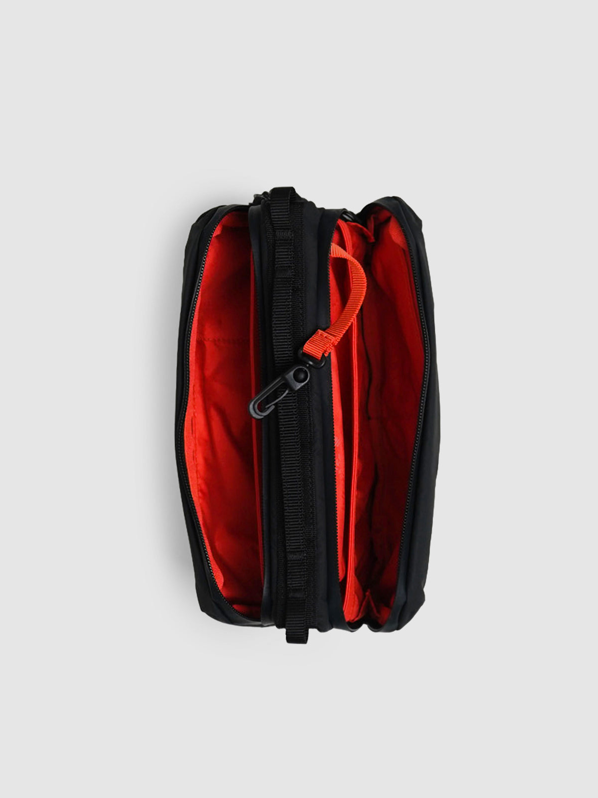 Bolso Topologie Bottle Sacoche Medium en Black / Papery