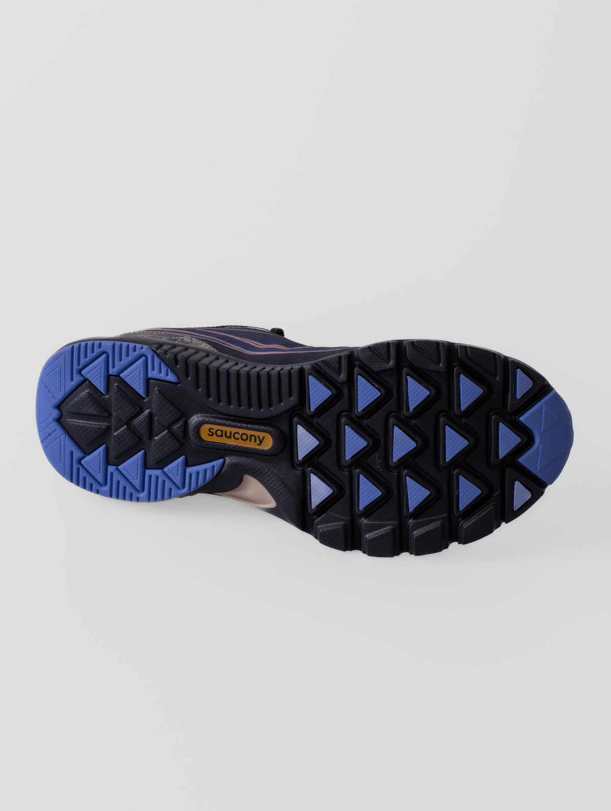 Zapatillas Saucony Daikanyama Kinvara 1 en color BLACK/AUREATE, con detalles de su diseño y construcción