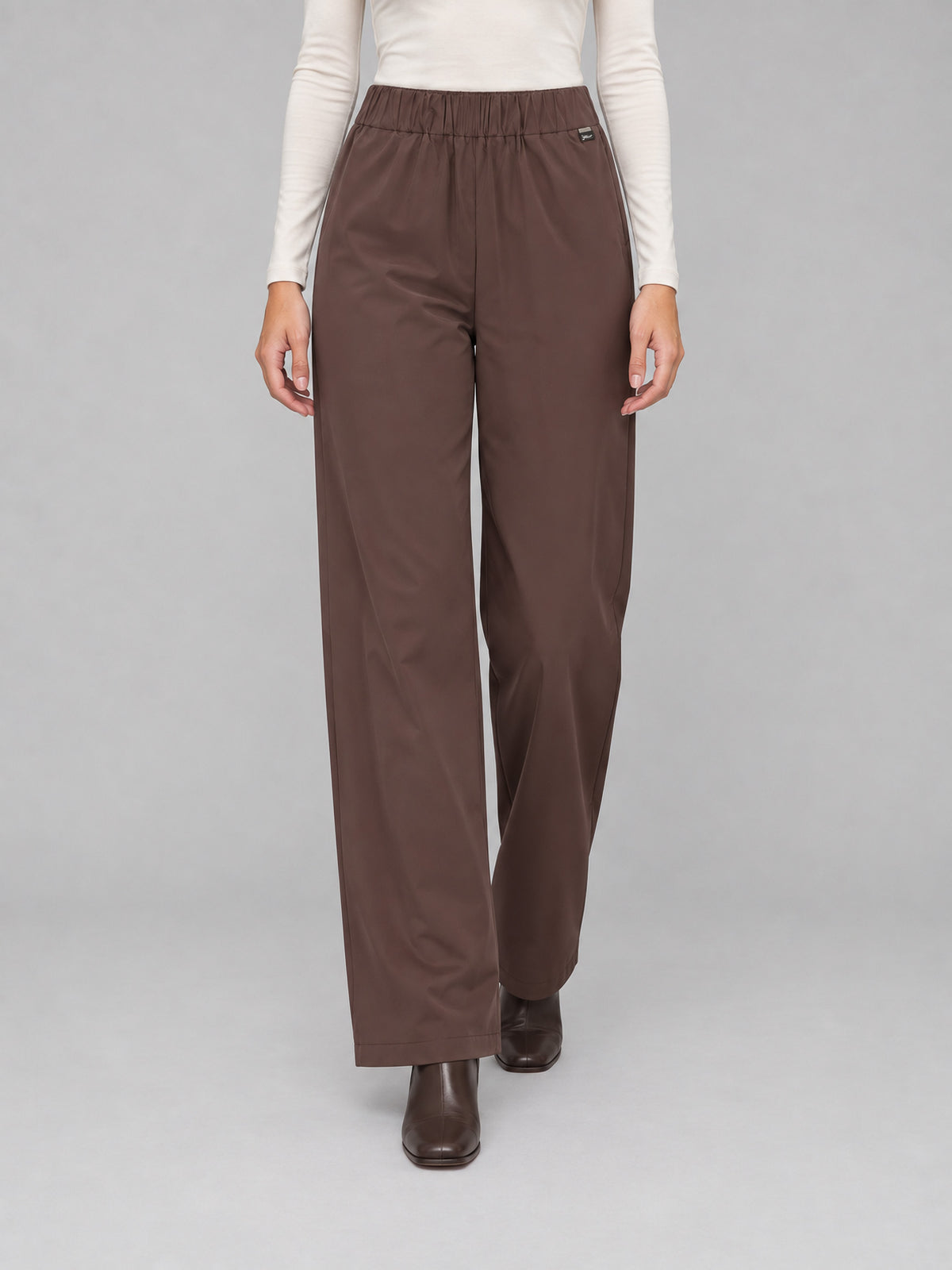 Pantalón técnico Herno en color FONDENTE para mujer