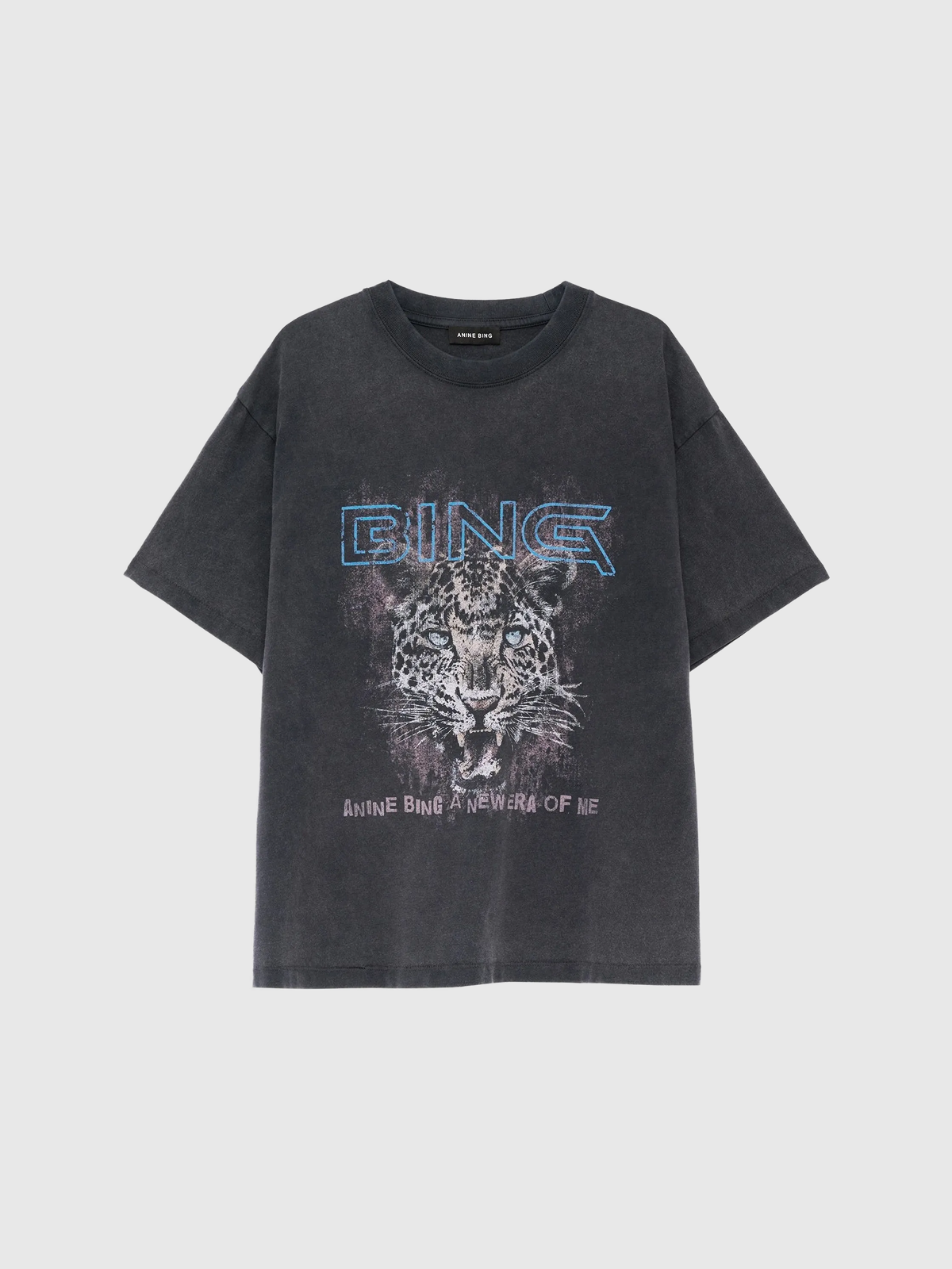 ANINE BING Cade Tee Leo Muse, WASHED BLACK: vista de la prenda de mujer