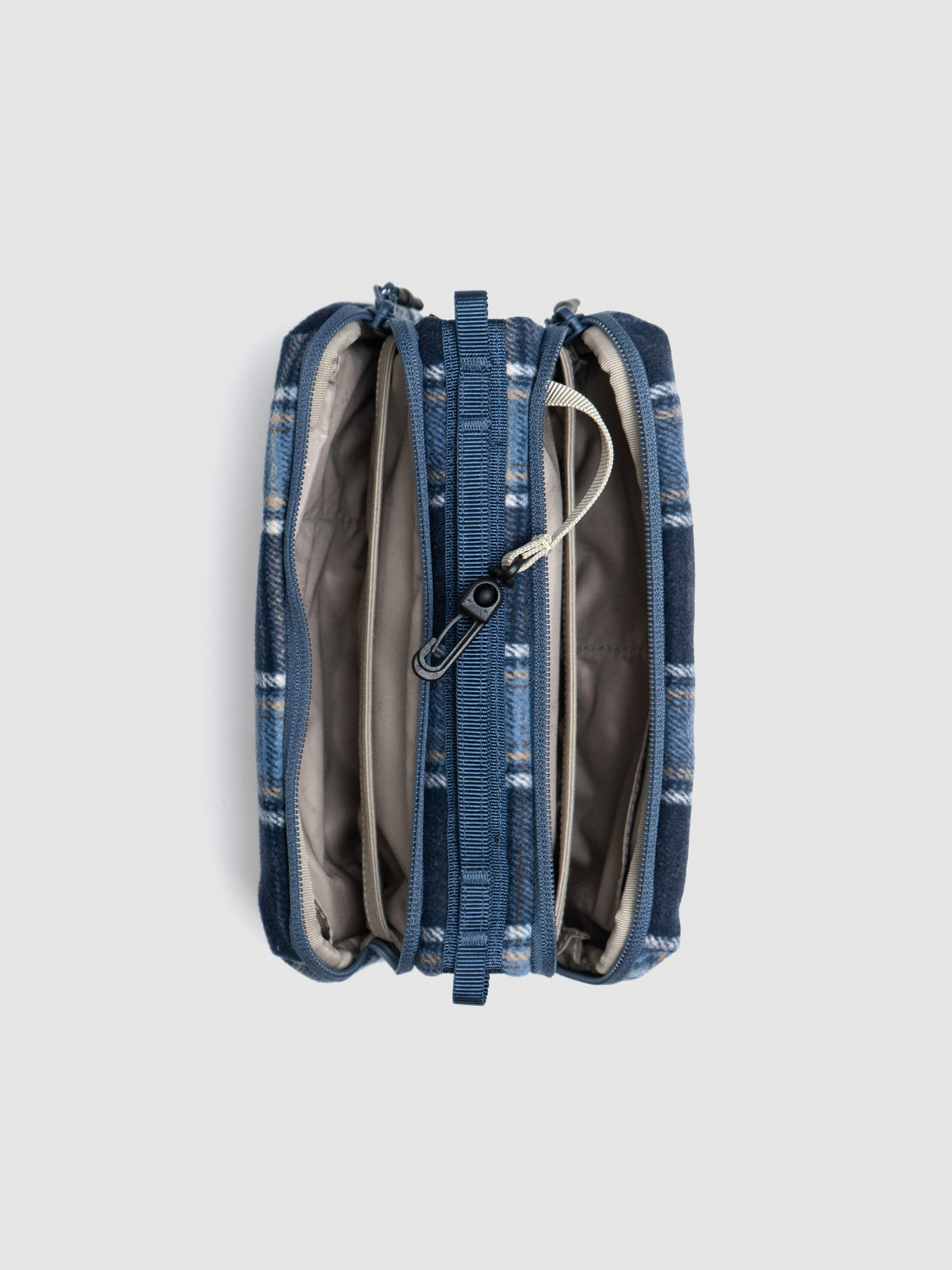 Bolso Topologie Bottle Sacoche Medium en Blue Check / Check Wool