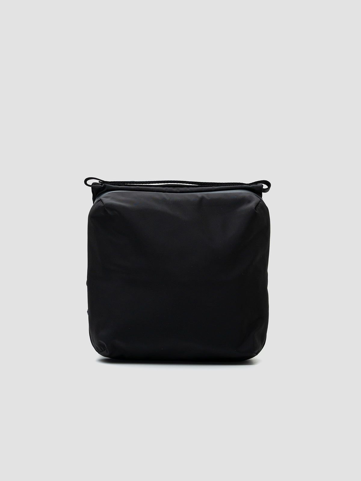 Bolso Topologie Cassette Sacoche Medium en Black / Tech Sateen