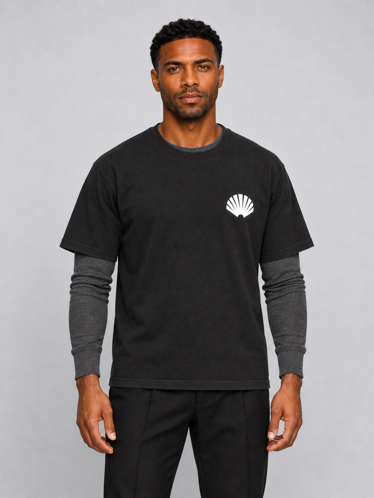 Camiseta Logo Tee de New Amsterdam Surf Association en Black White de algodón