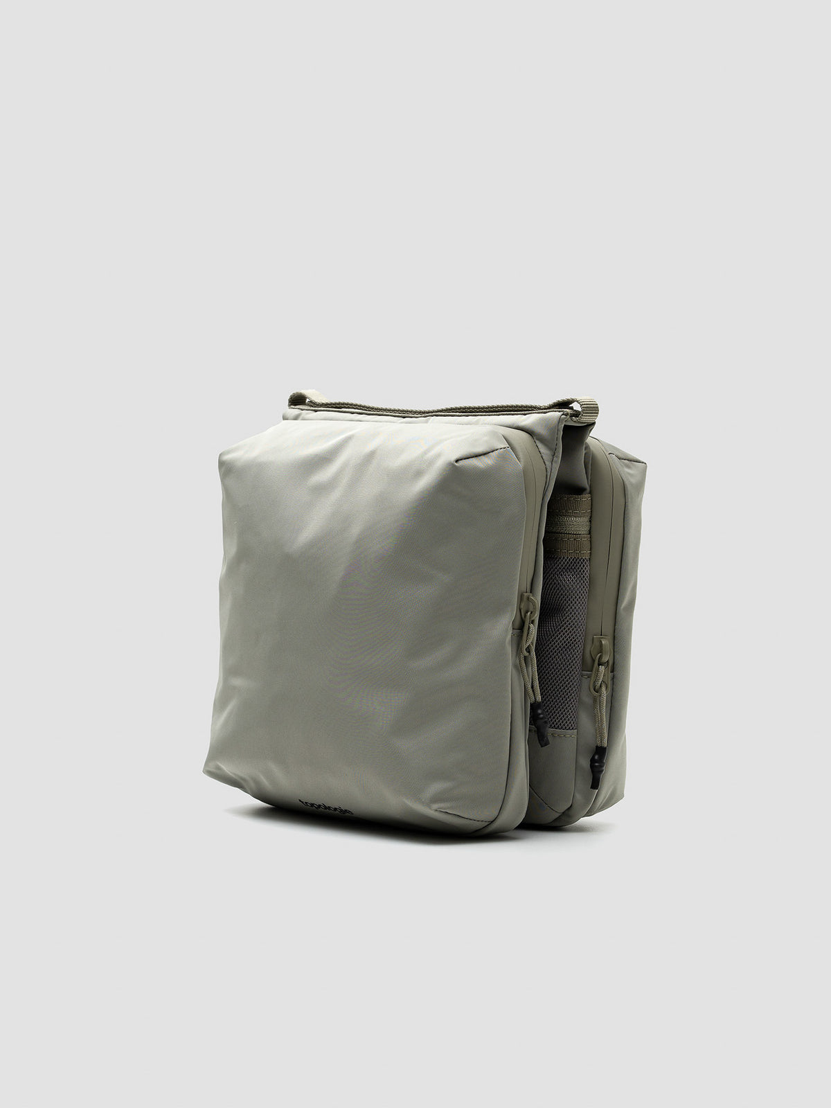 Bolso Topologie Cassette Sacoche Medium en Moss / Tech Sateen