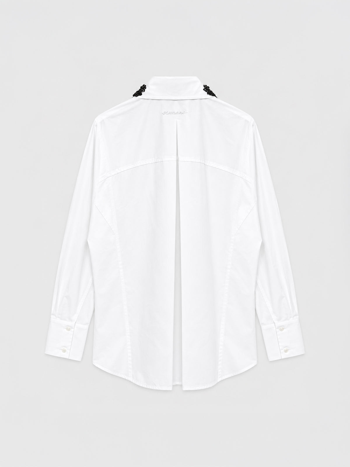 Camisa de algodón ERMANNO Firenze en BIANCO con cuello de abalorios